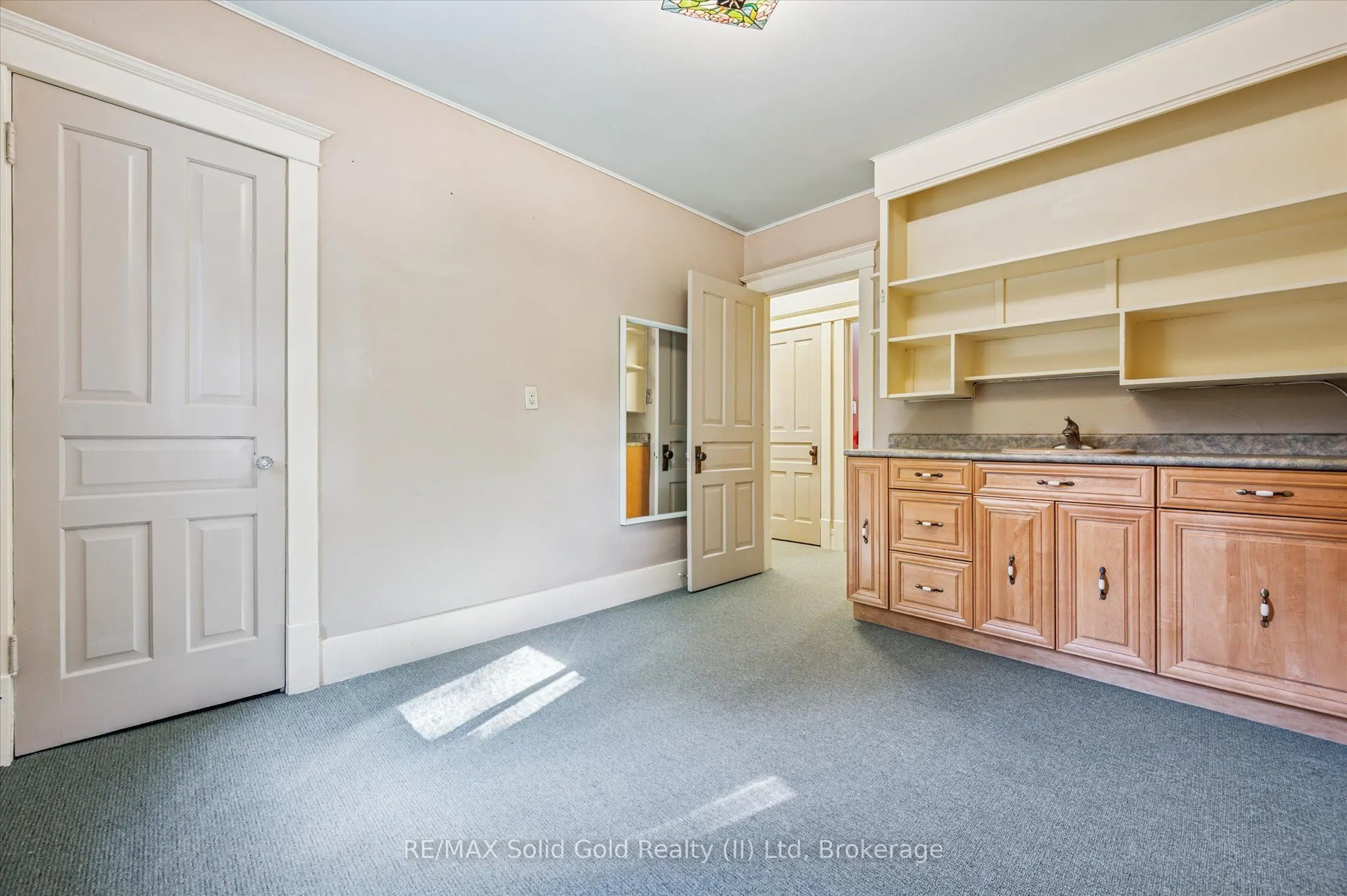 5 Dekay Street