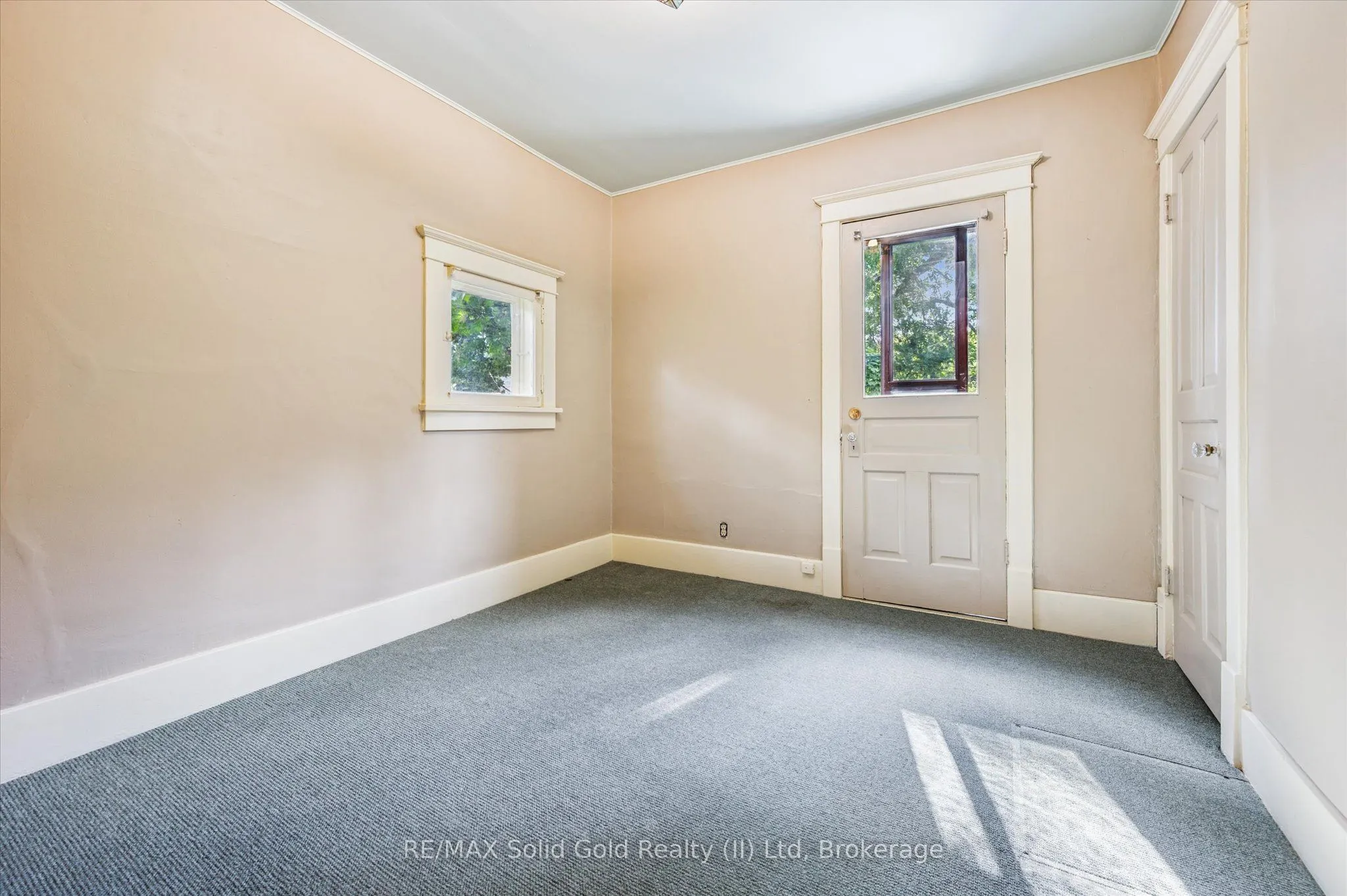 5 Dekay Street