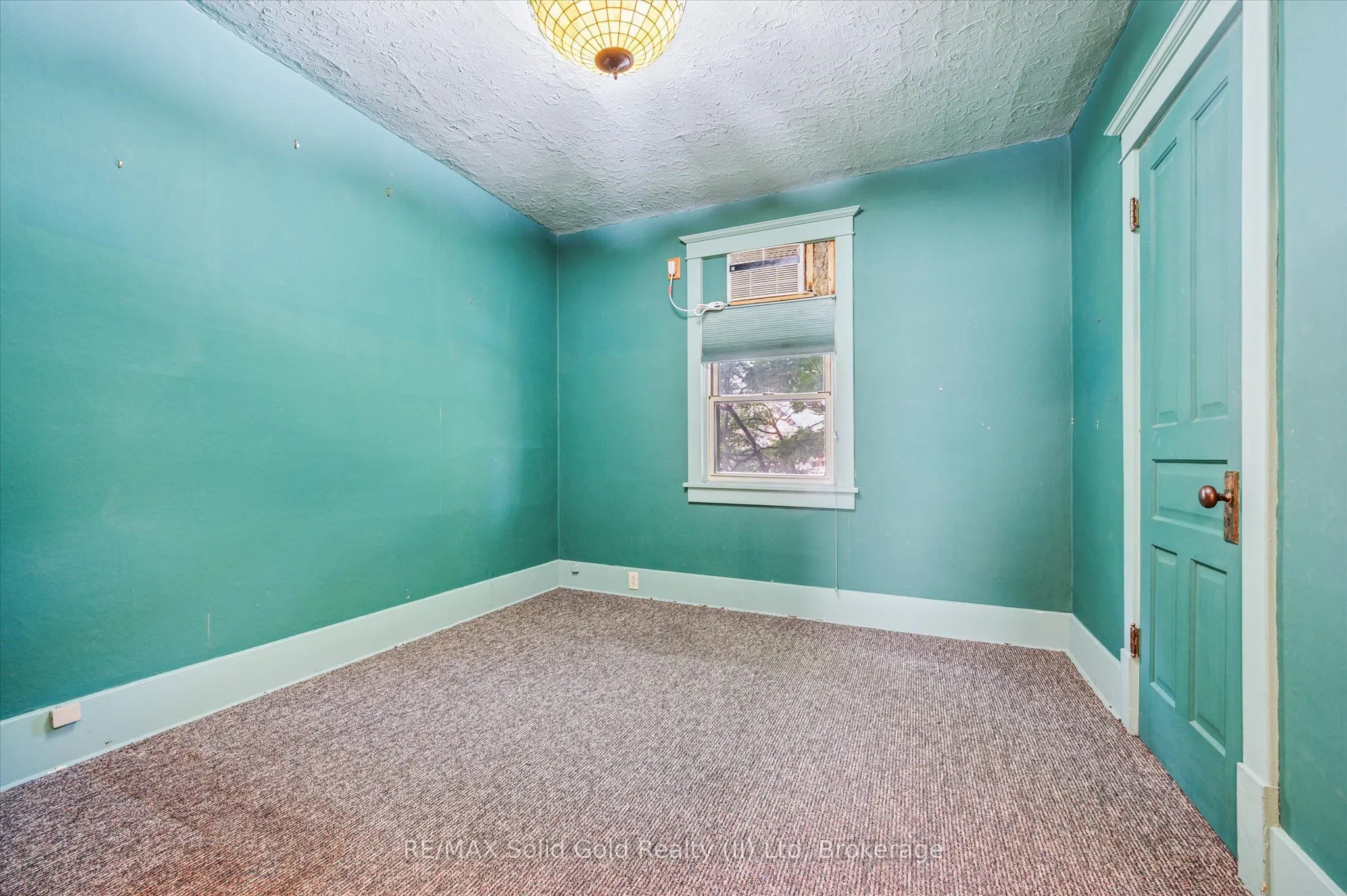 5 Dekay Street