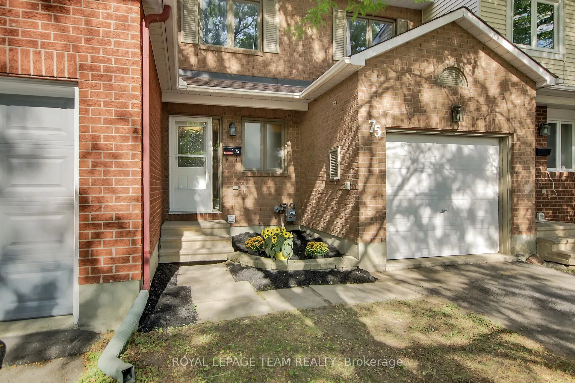 75 Inverary Drive