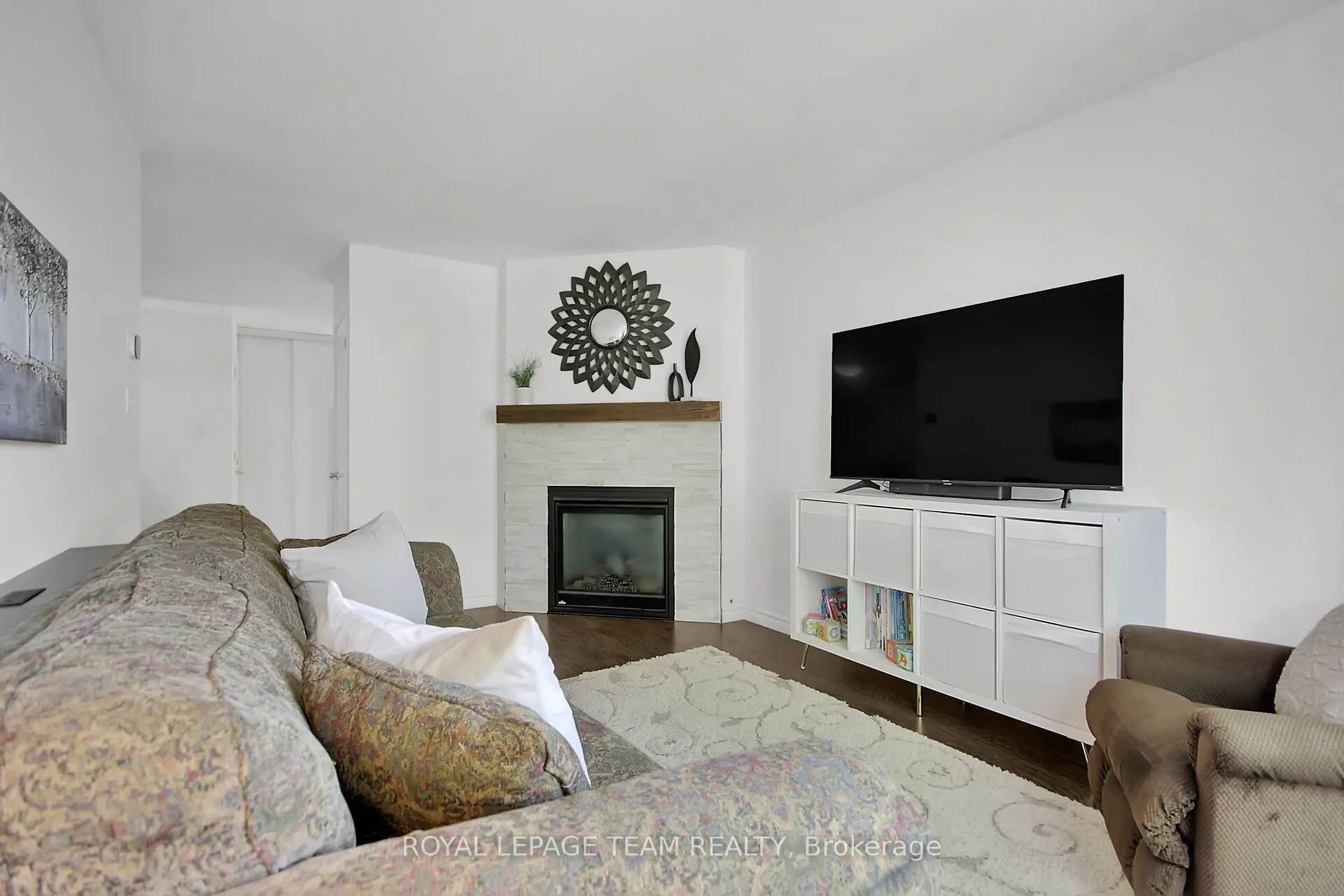 75 Inverary Drive