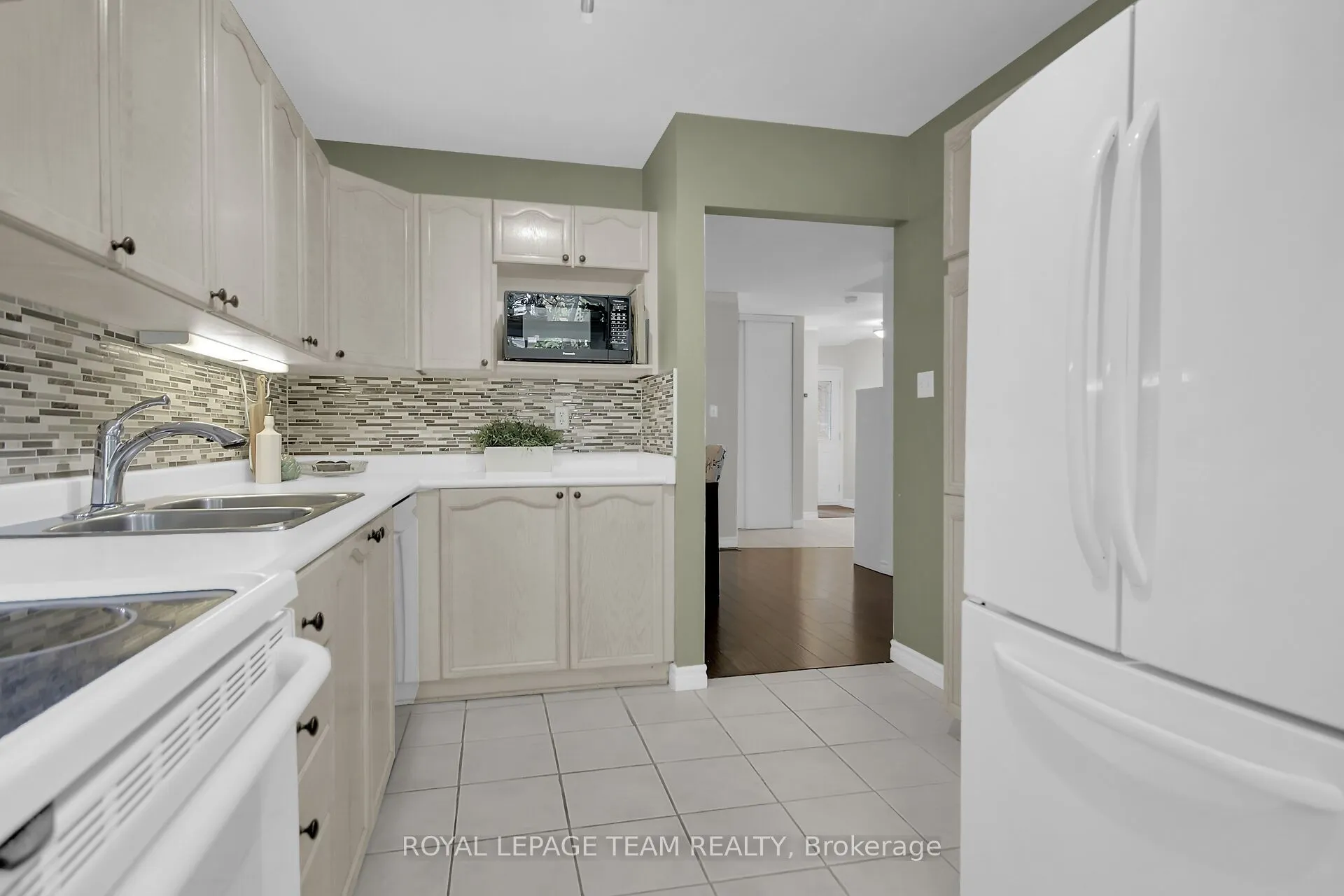75 Inverary Drive