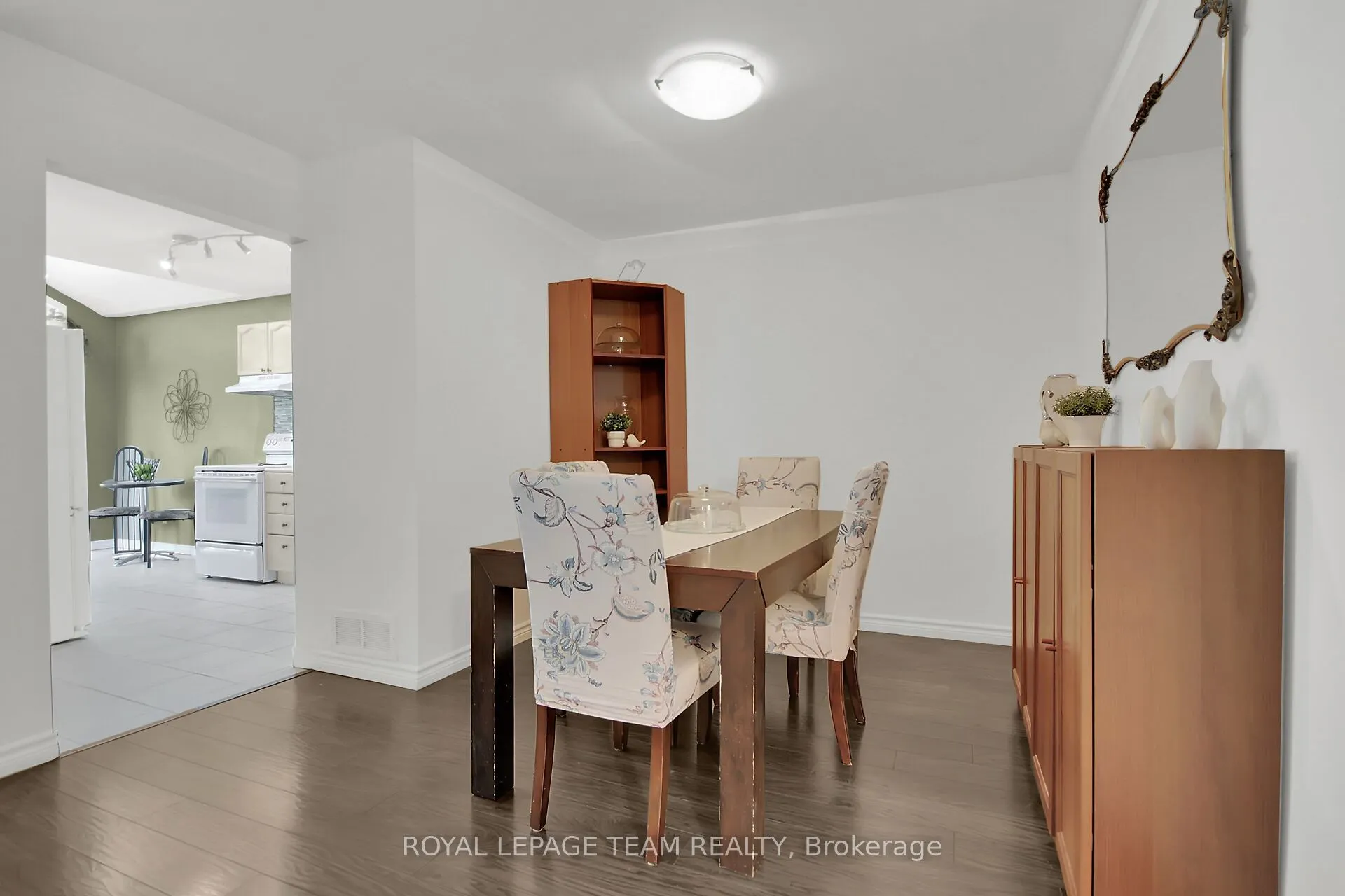 75 Inverary Drive