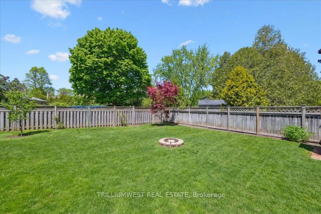 76 Lower Canada Crescent