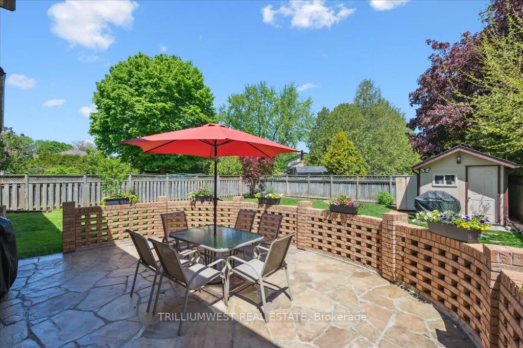 76 Lower Canada Crescent