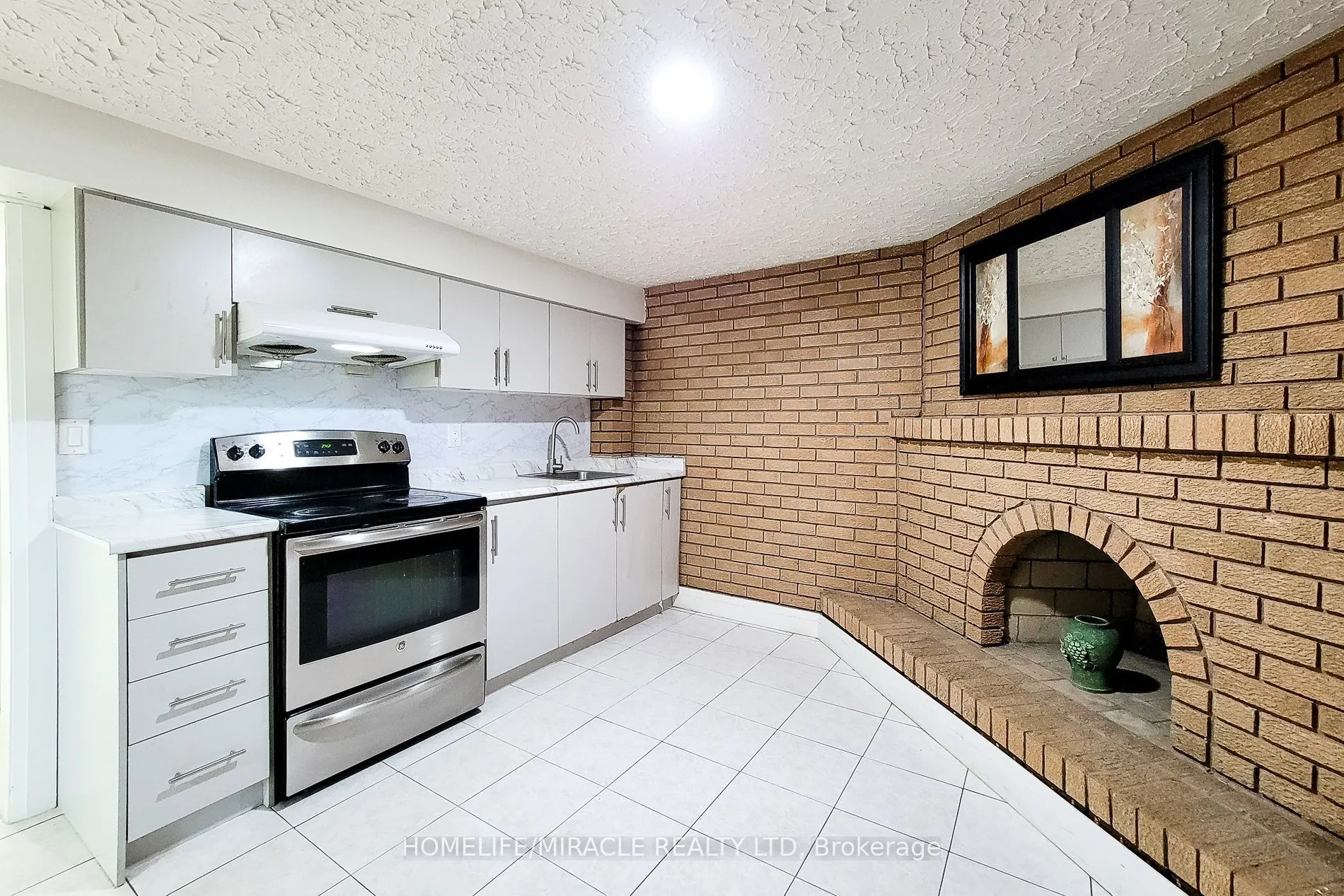 12 Maitland Avenue