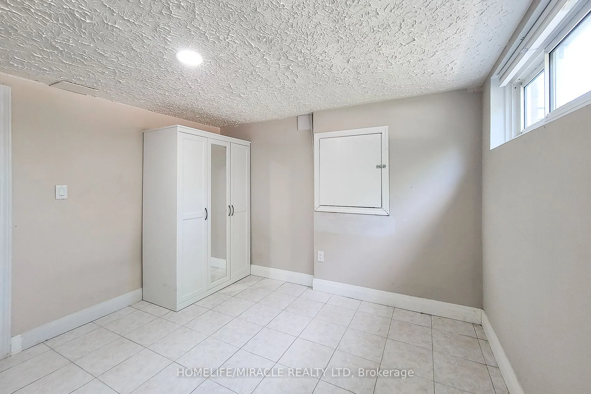 12 Maitland Avenue