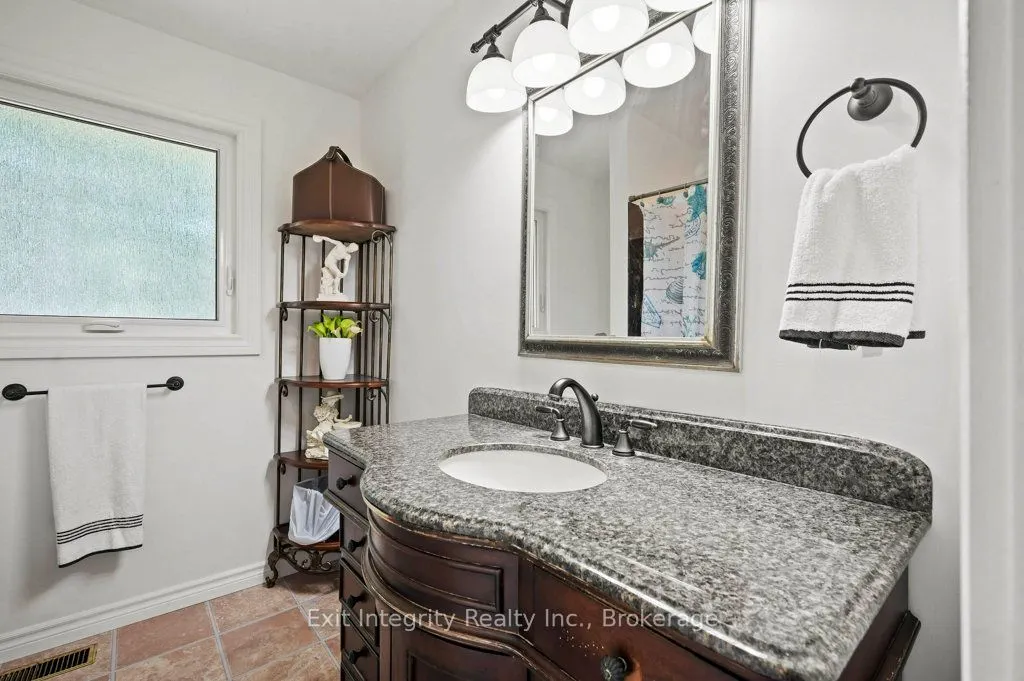3 Meadowbrook Court