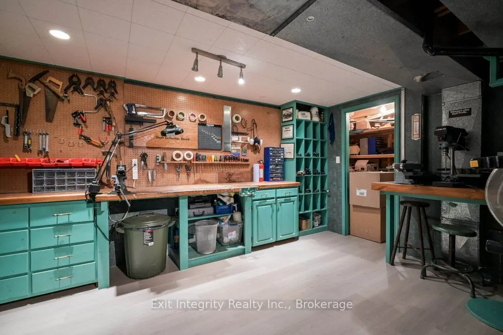3 Meadowbrook Court