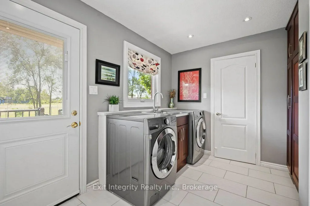 3 Meadowbrook Court