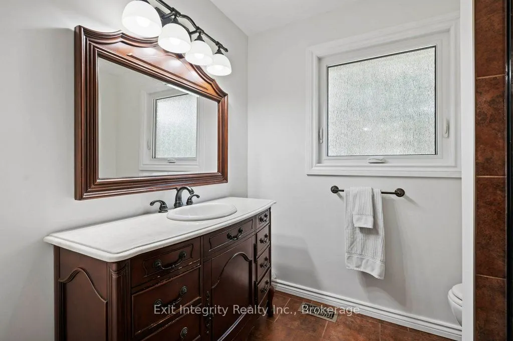 3 Meadowbrook Court