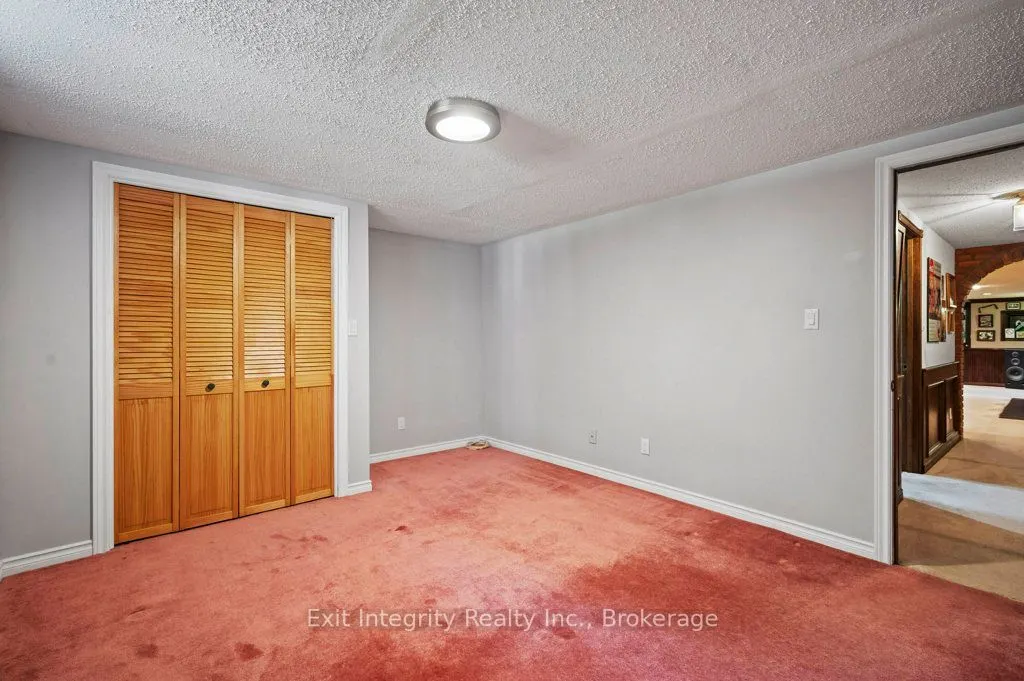 3 Meadowbrook Court