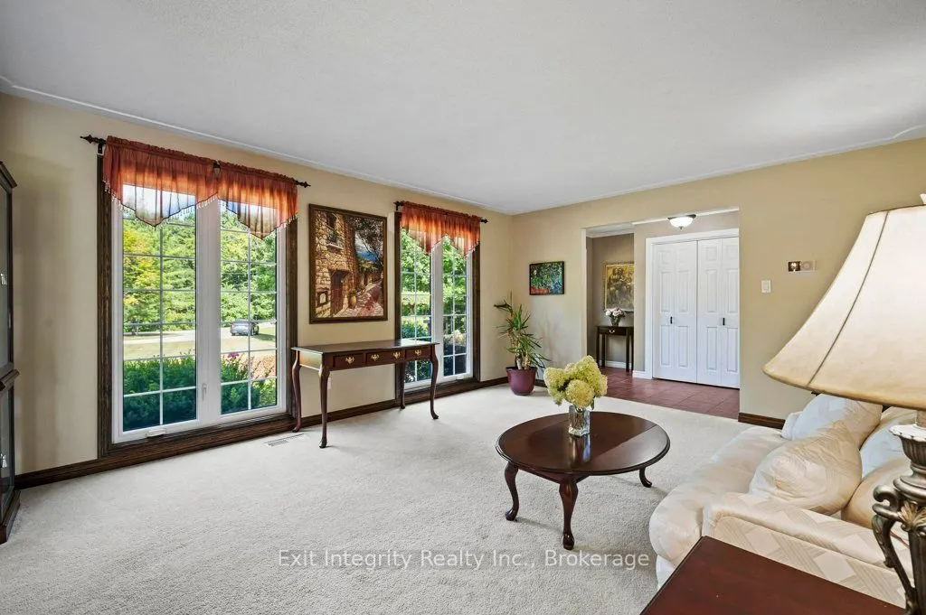 3 Meadowbrook Court