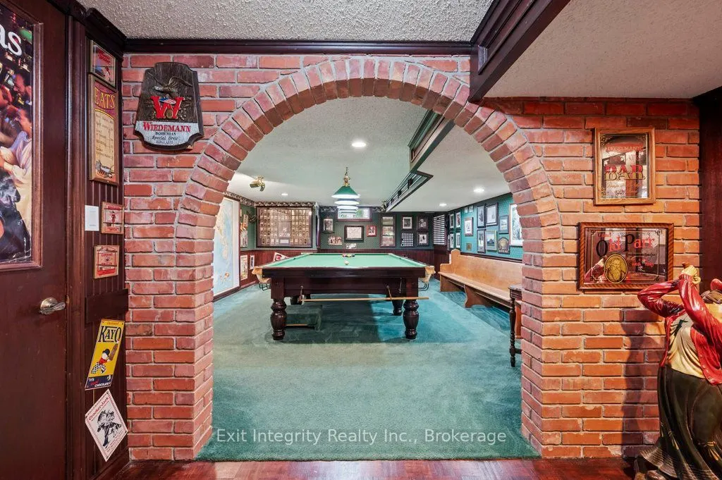 3 Meadowbrook Court