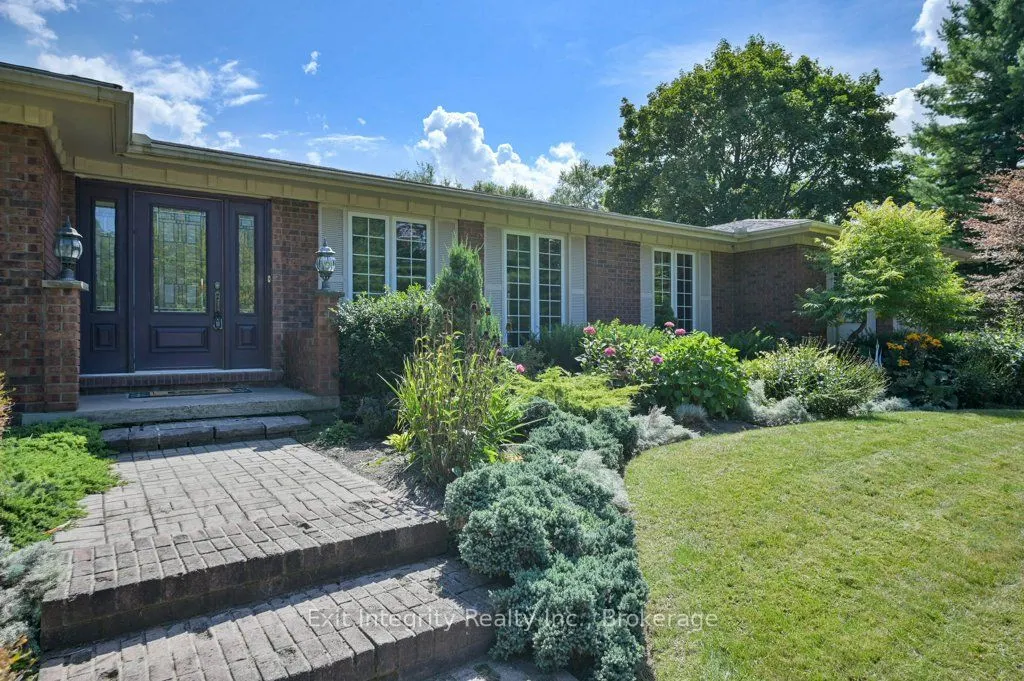 3 Meadowbrook Court