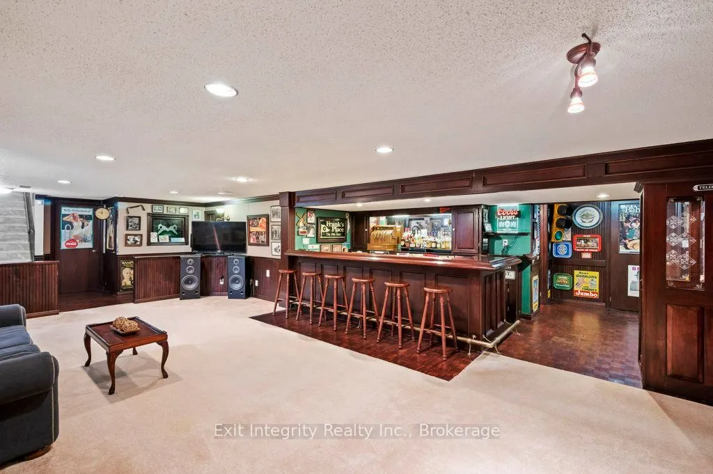 3 Meadowbrook Court