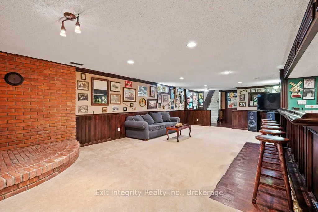3 Meadowbrook Court