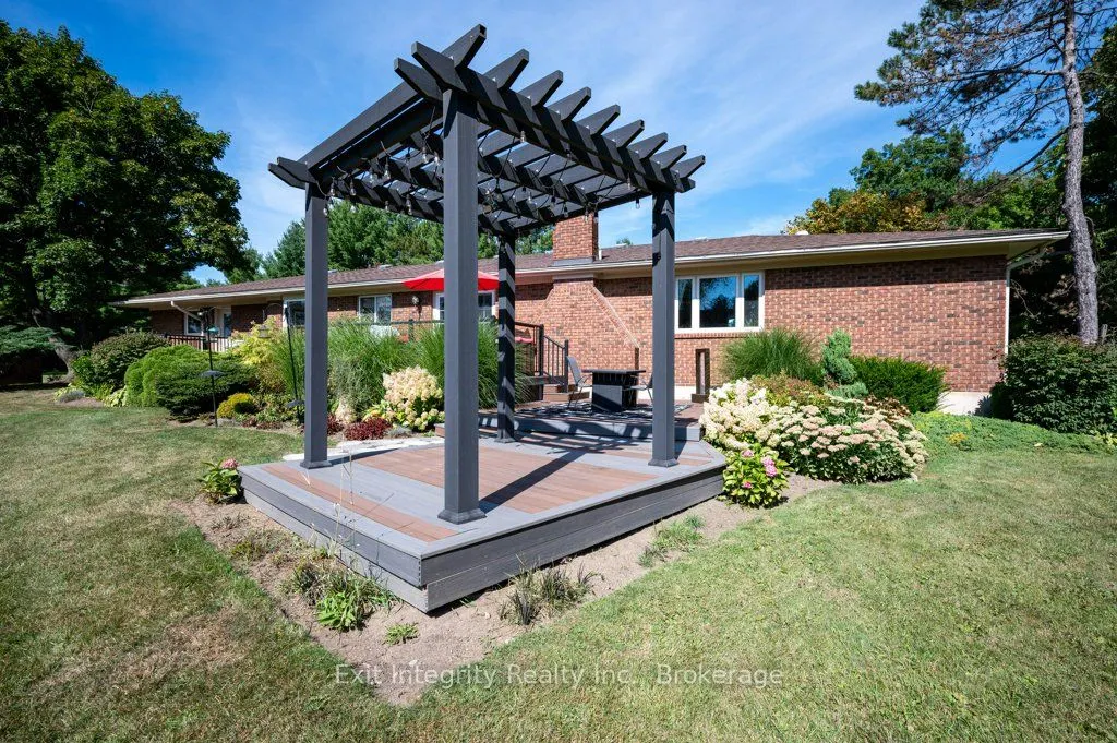 3 Meadowbrook Court