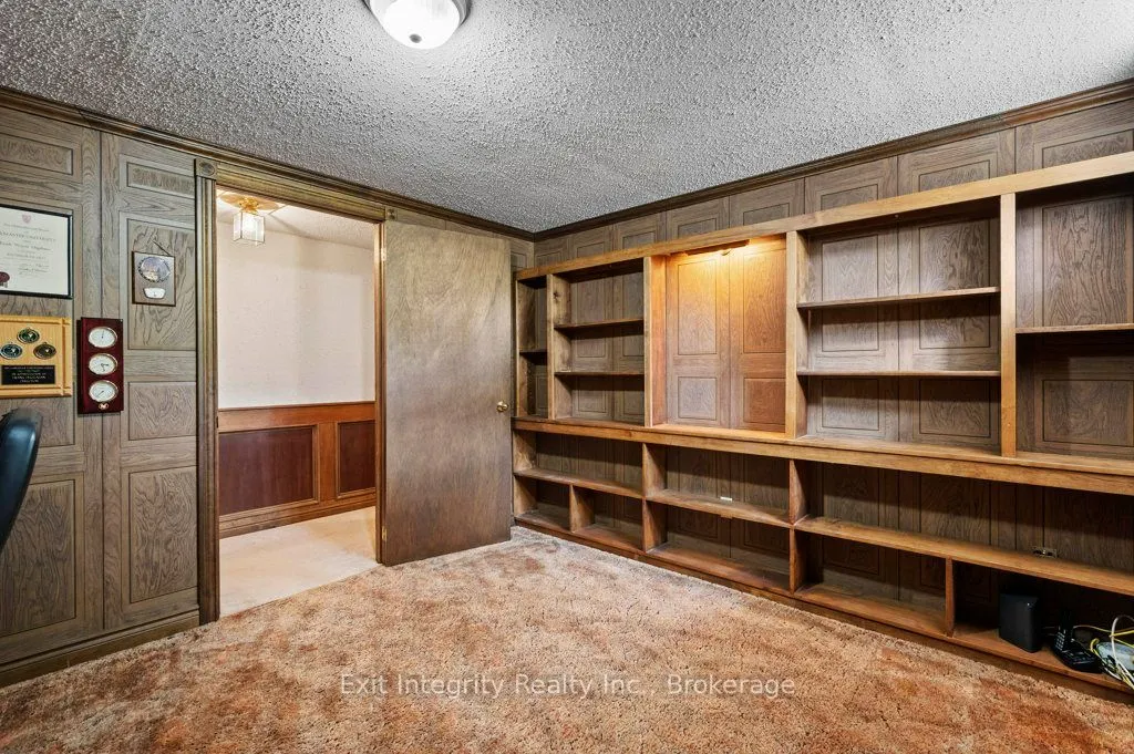 3 Meadowbrook Court