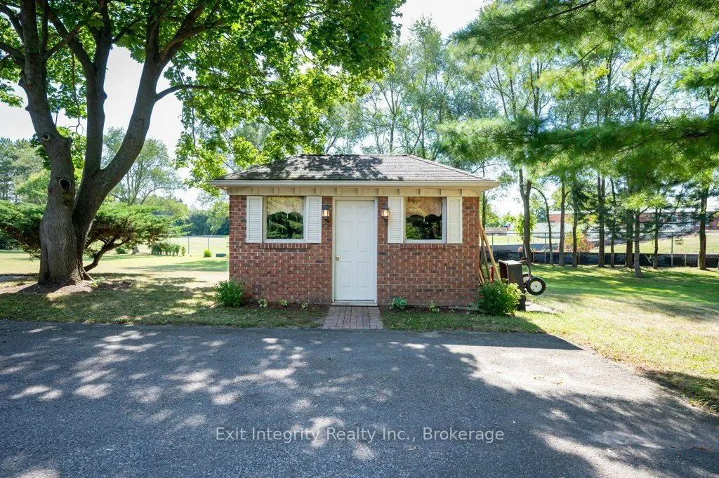 3 Meadowbrook Court