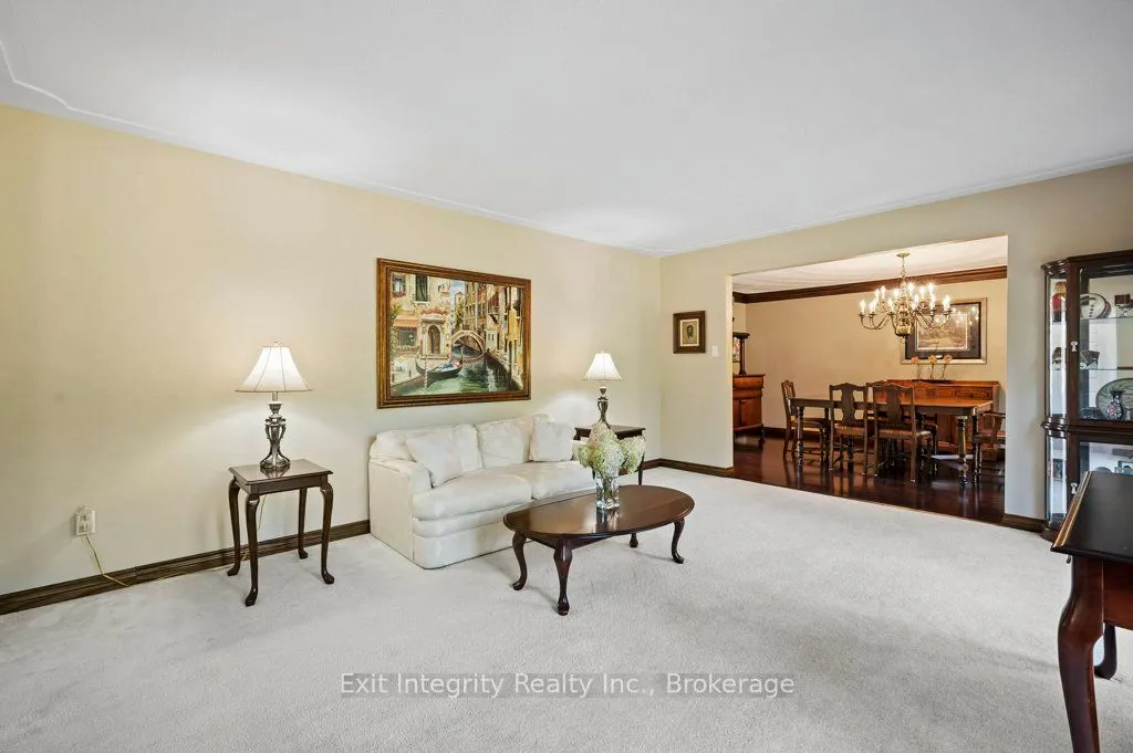 3 Meadowbrook Court