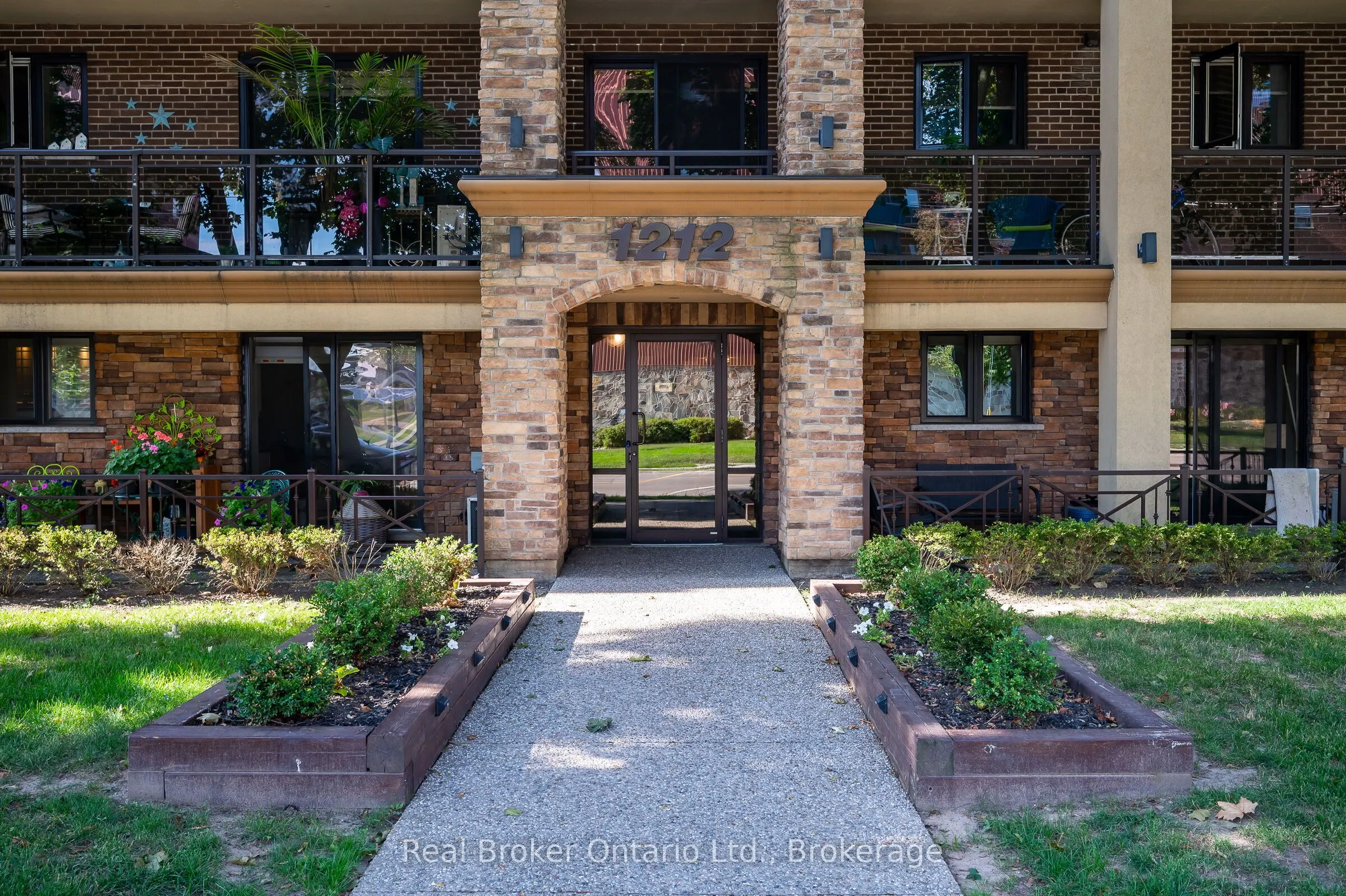 1212 Fennell Avenue E, #303