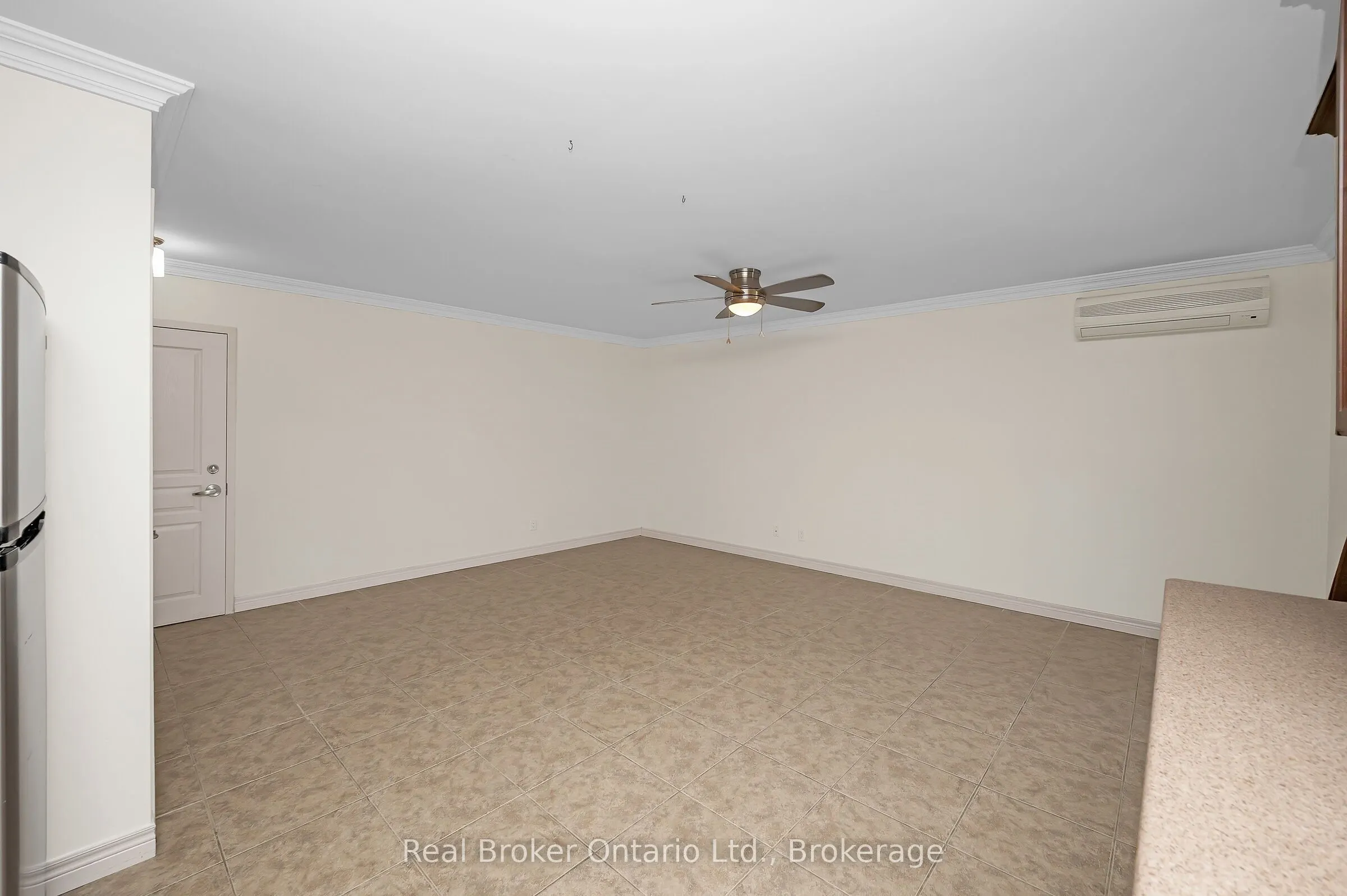 1212 Fennell Avenue E, #303