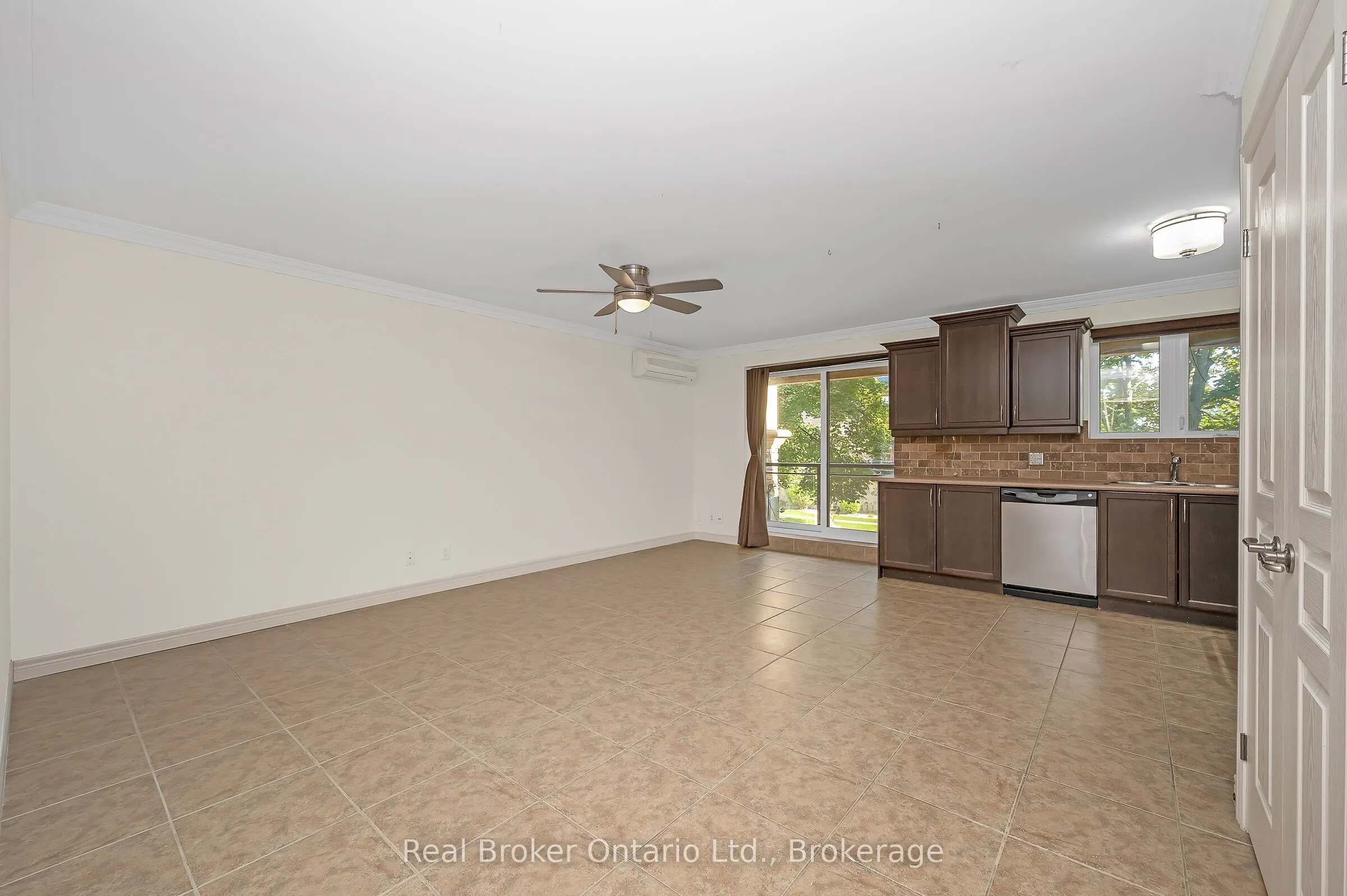 1212 Fennell Avenue E, #303