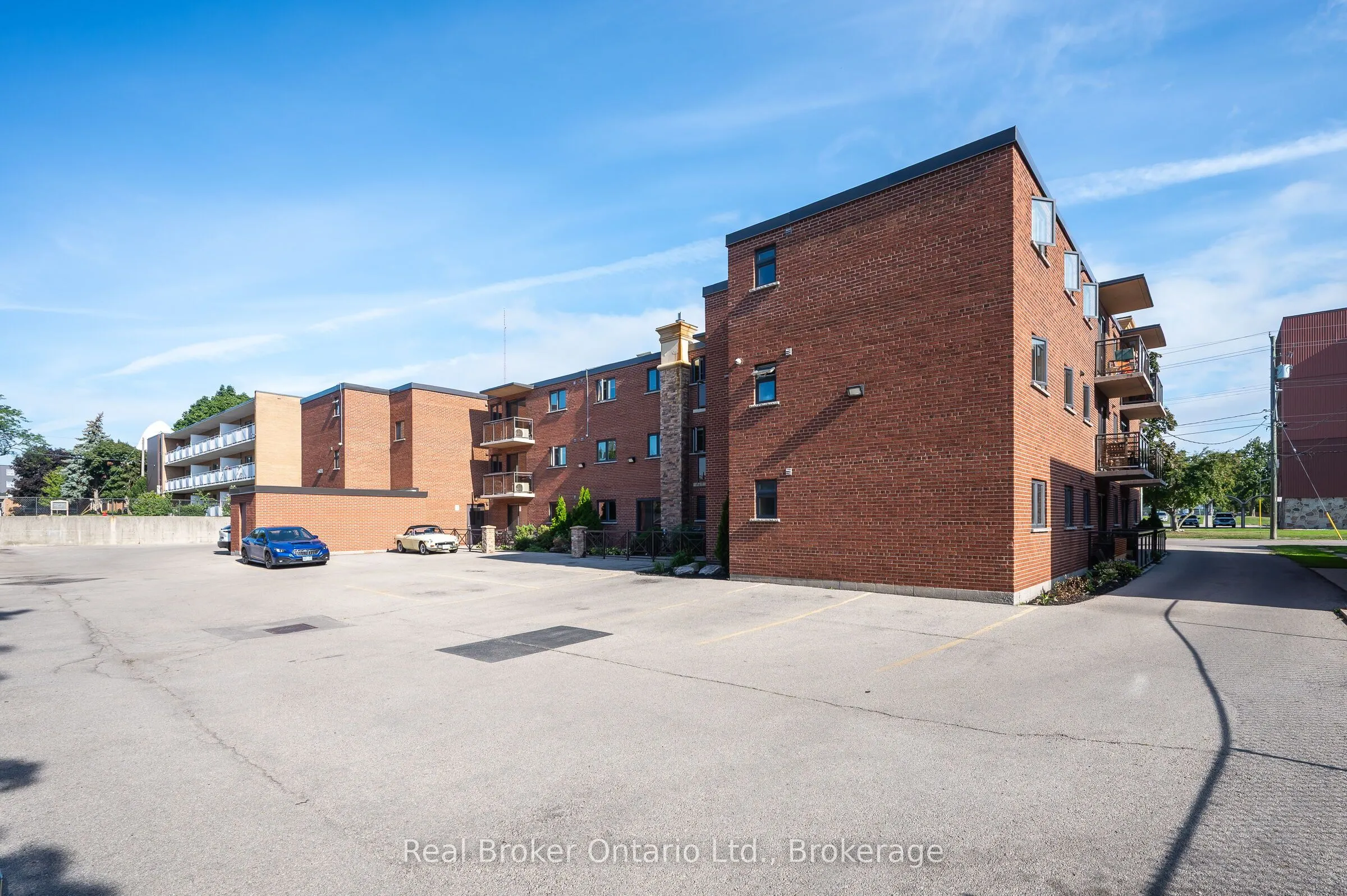 1212 Fennell Avenue E, #303