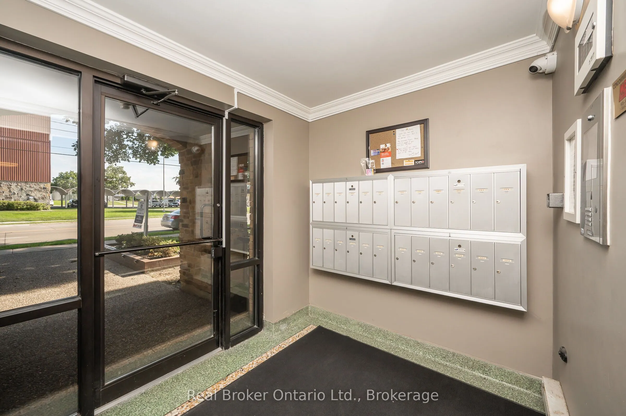 1212 Fennell Avenue E, #303