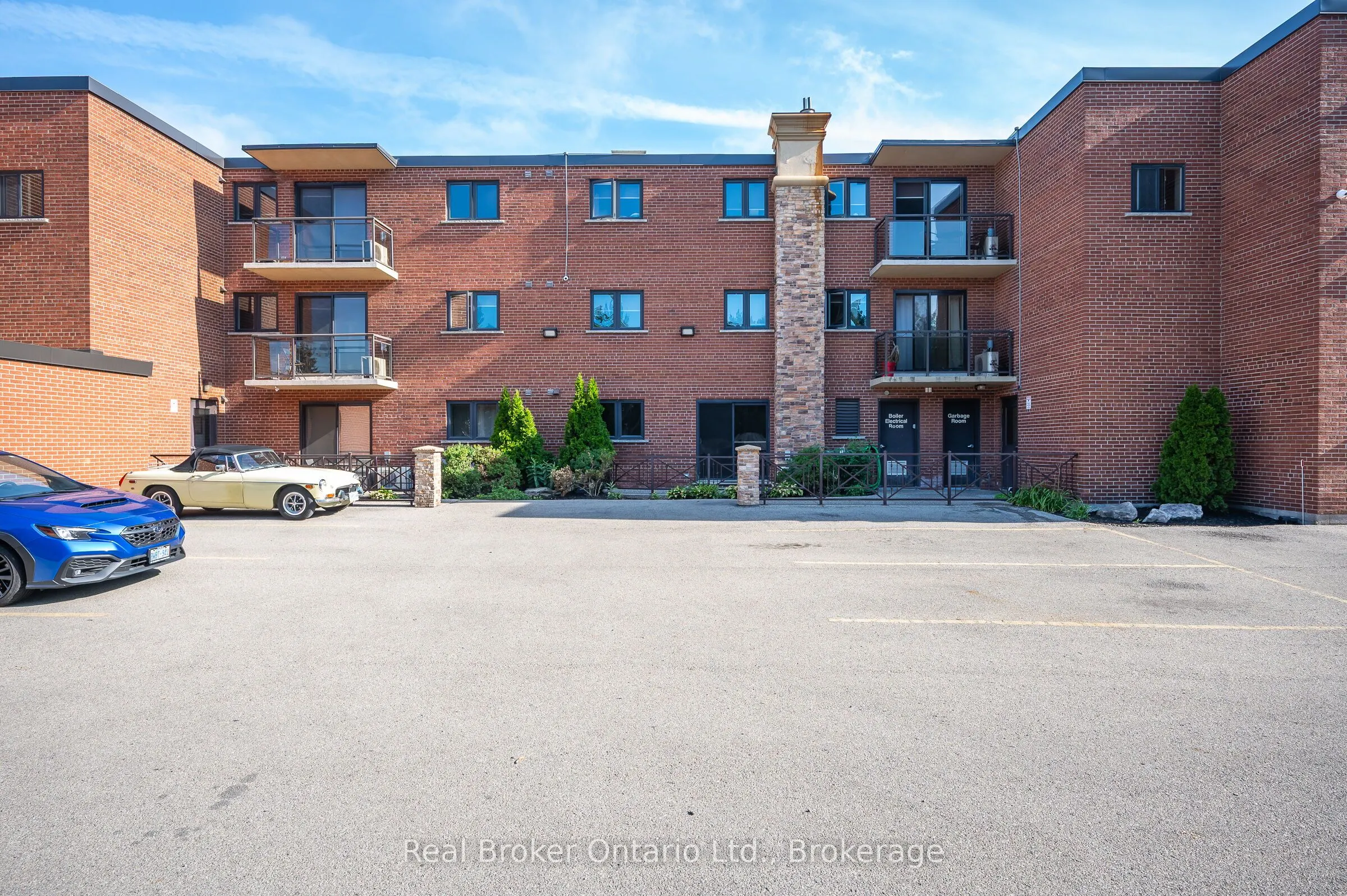 1212 Fennell Avenue E, #303