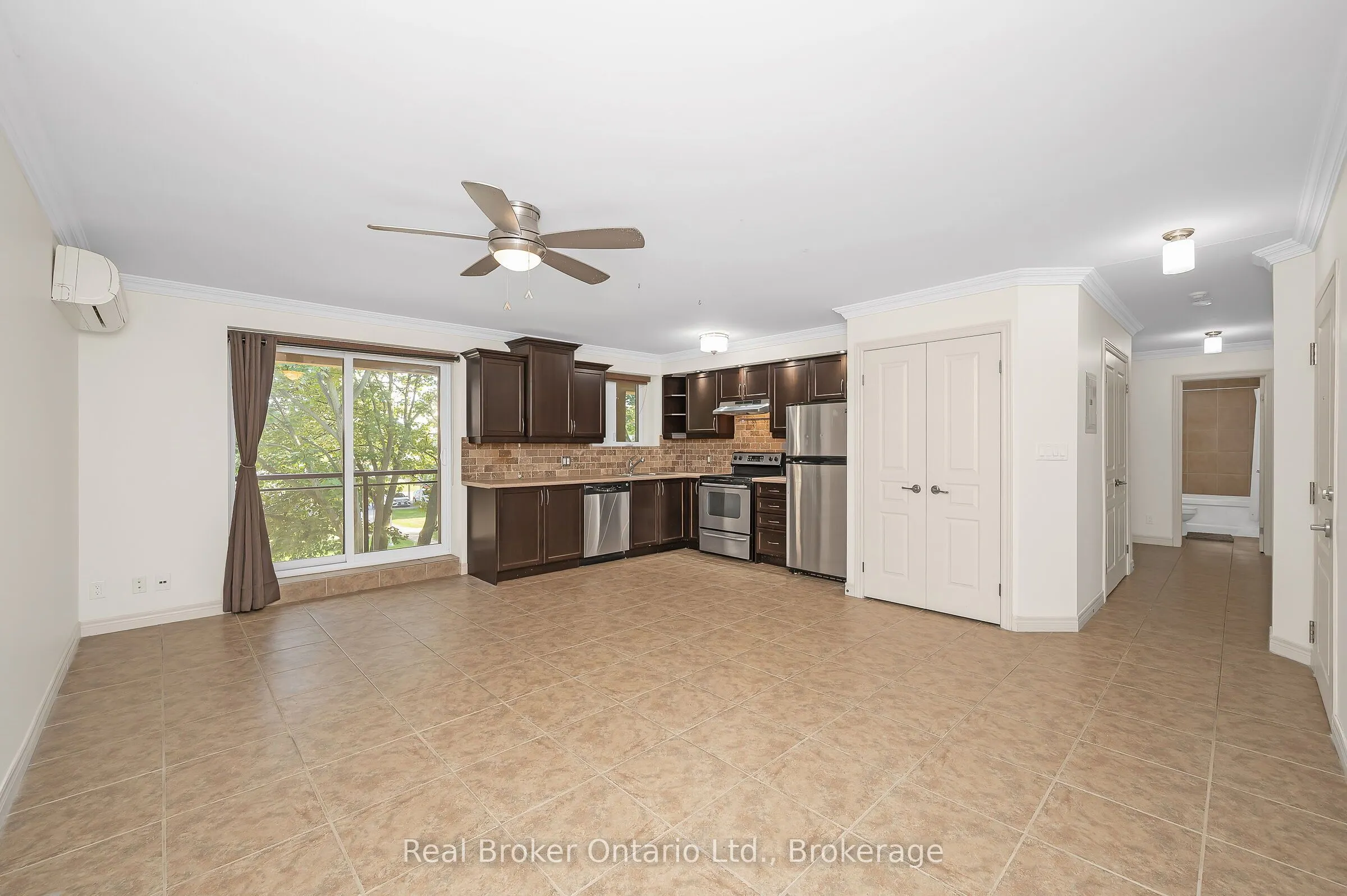 1212 Fennell Avenue E, #303