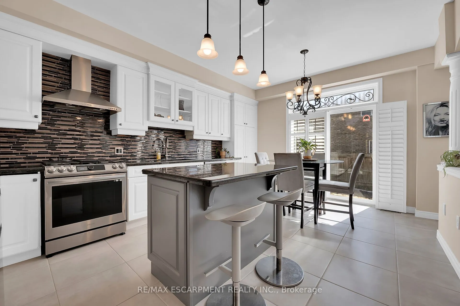 8 CHARTWELL Circle