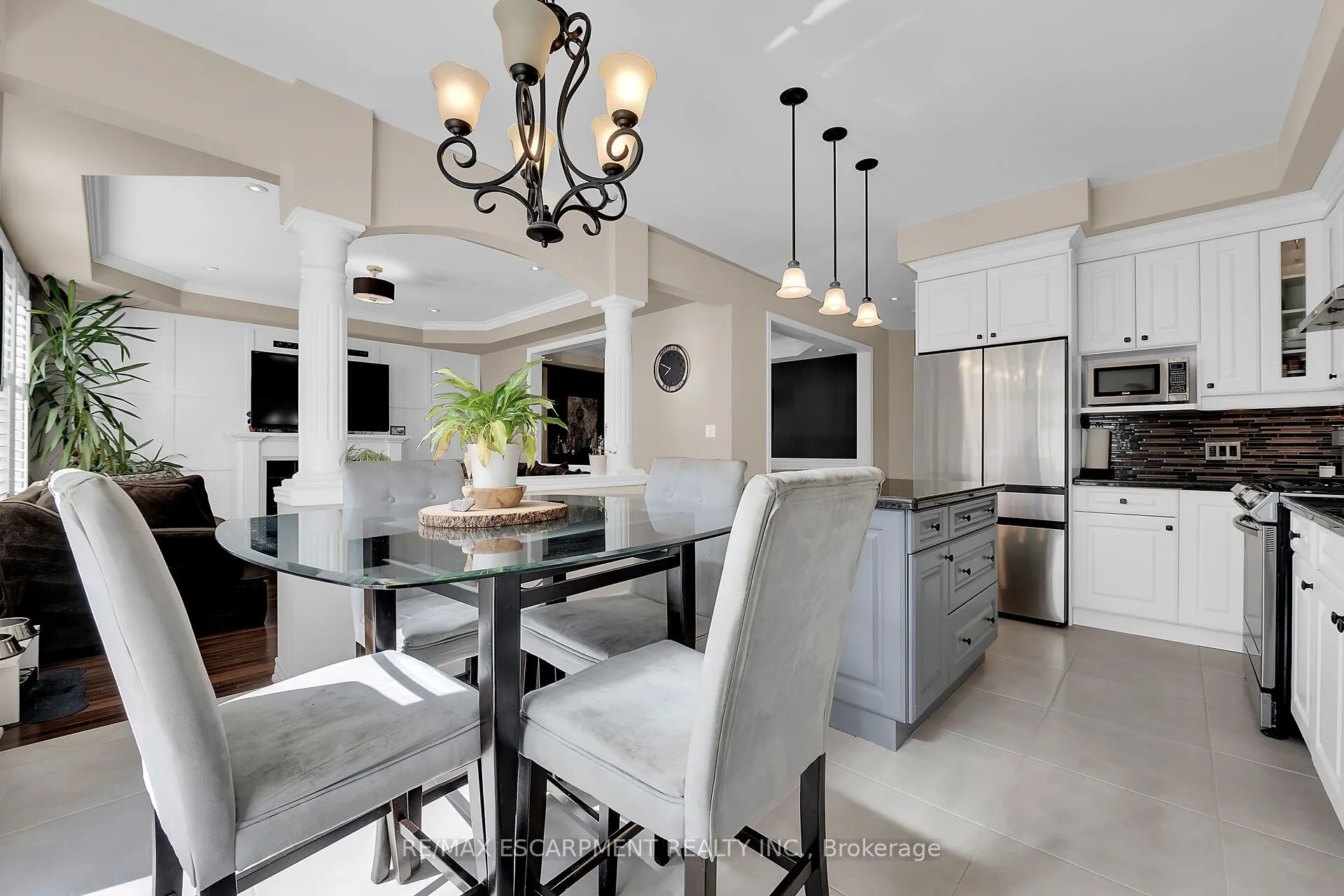 8 CHARTWELL Circle