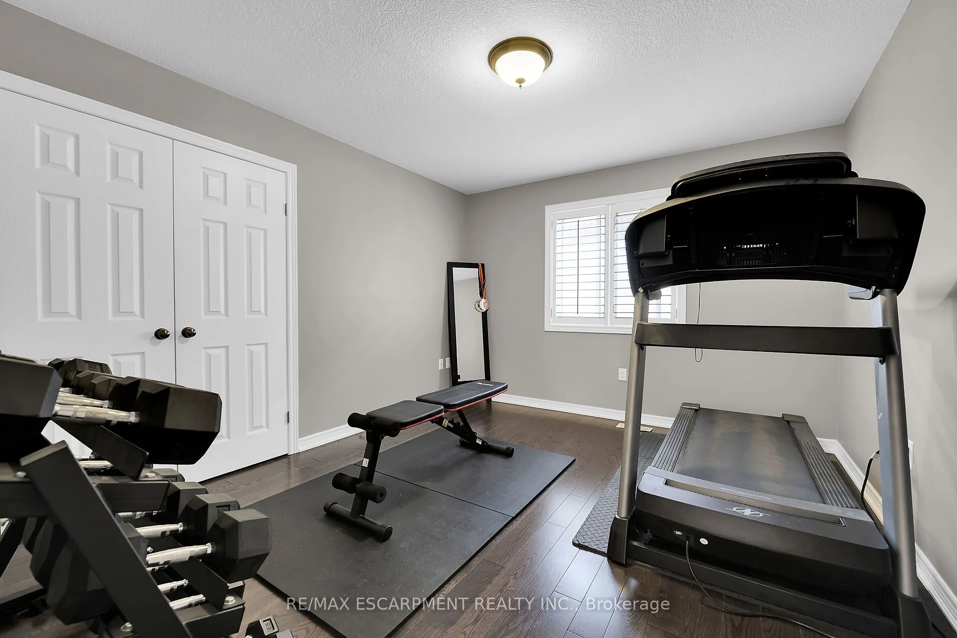 8 CHARTWELL Circle