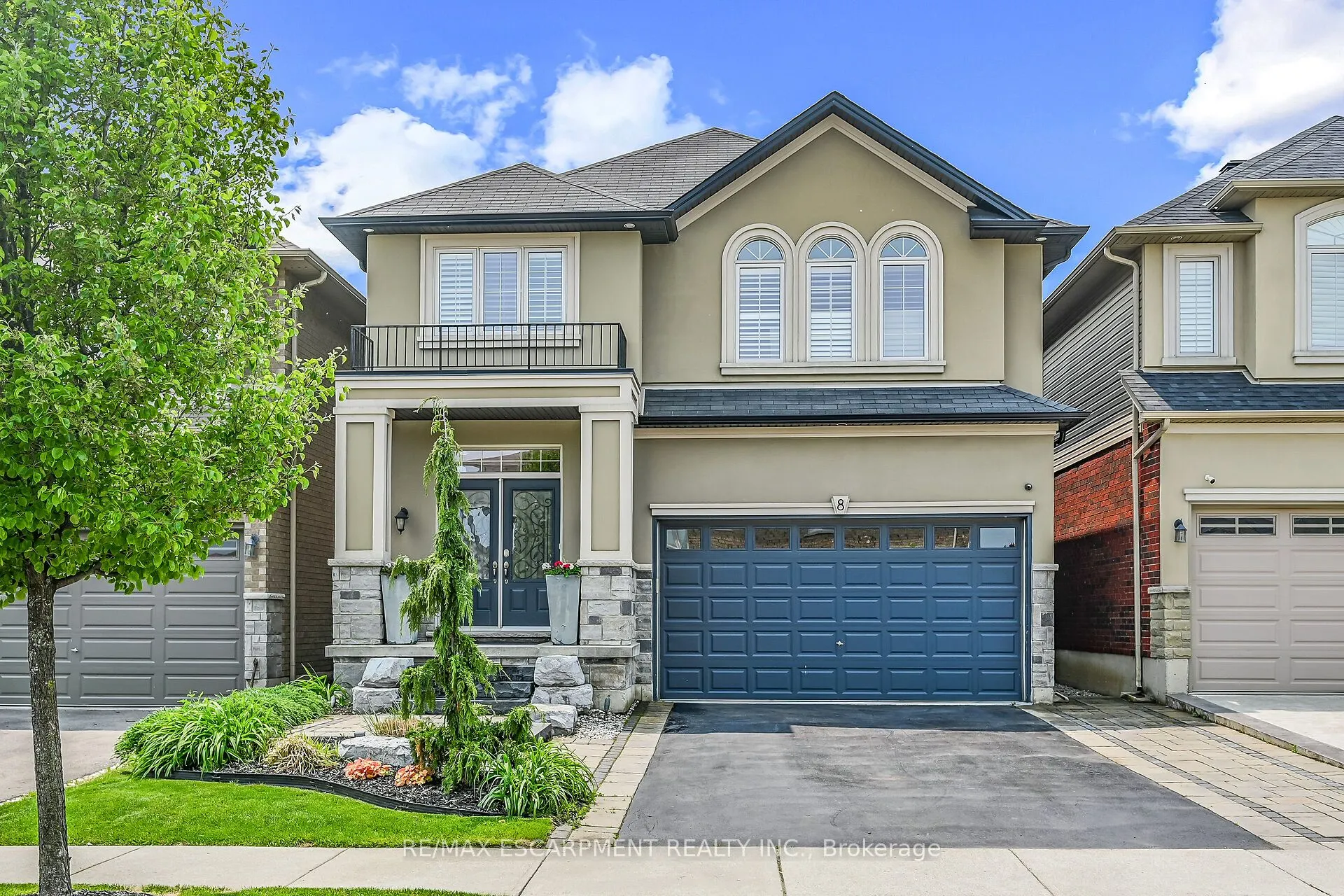 8 CHARTWELL Circle
