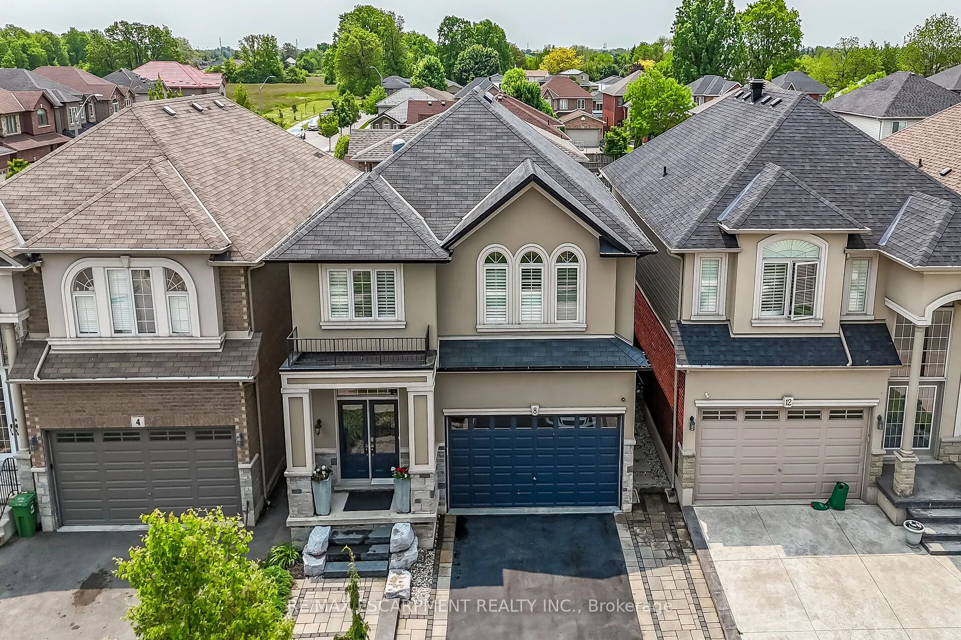8 CHARTWELL Circle