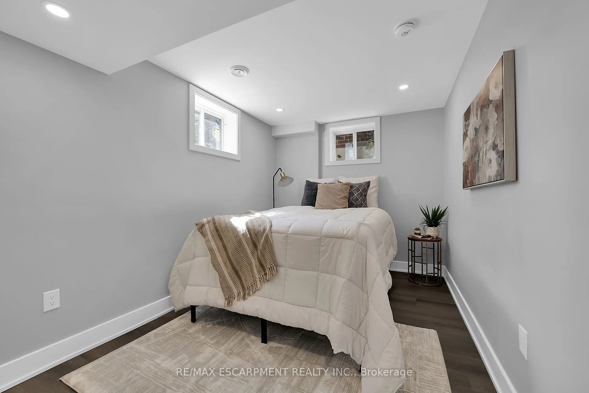 8 CHARTWELL Circle