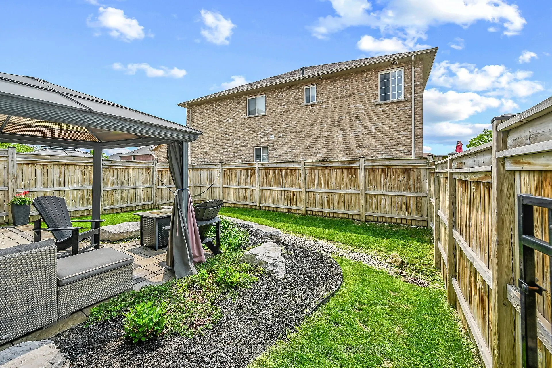 8 CHARTWELL Circle