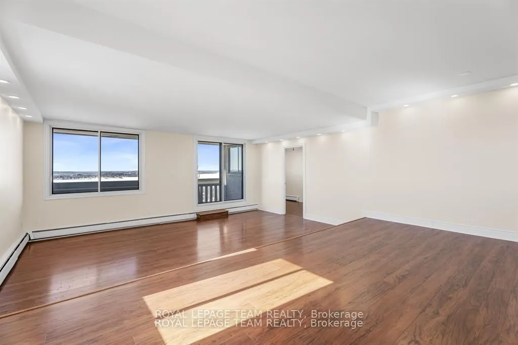 415 Greenview Avenue, #2004