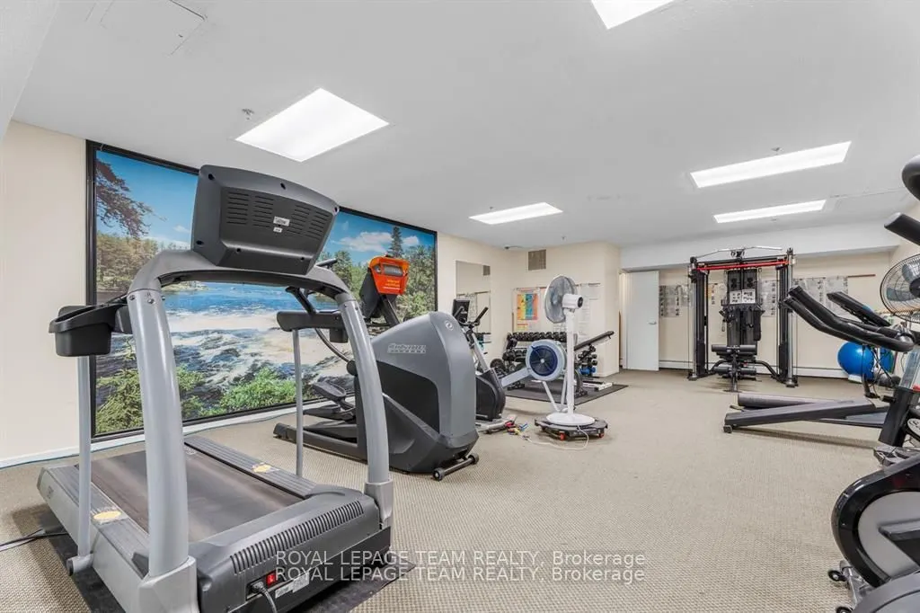 415 Greenview Avenue, #2004