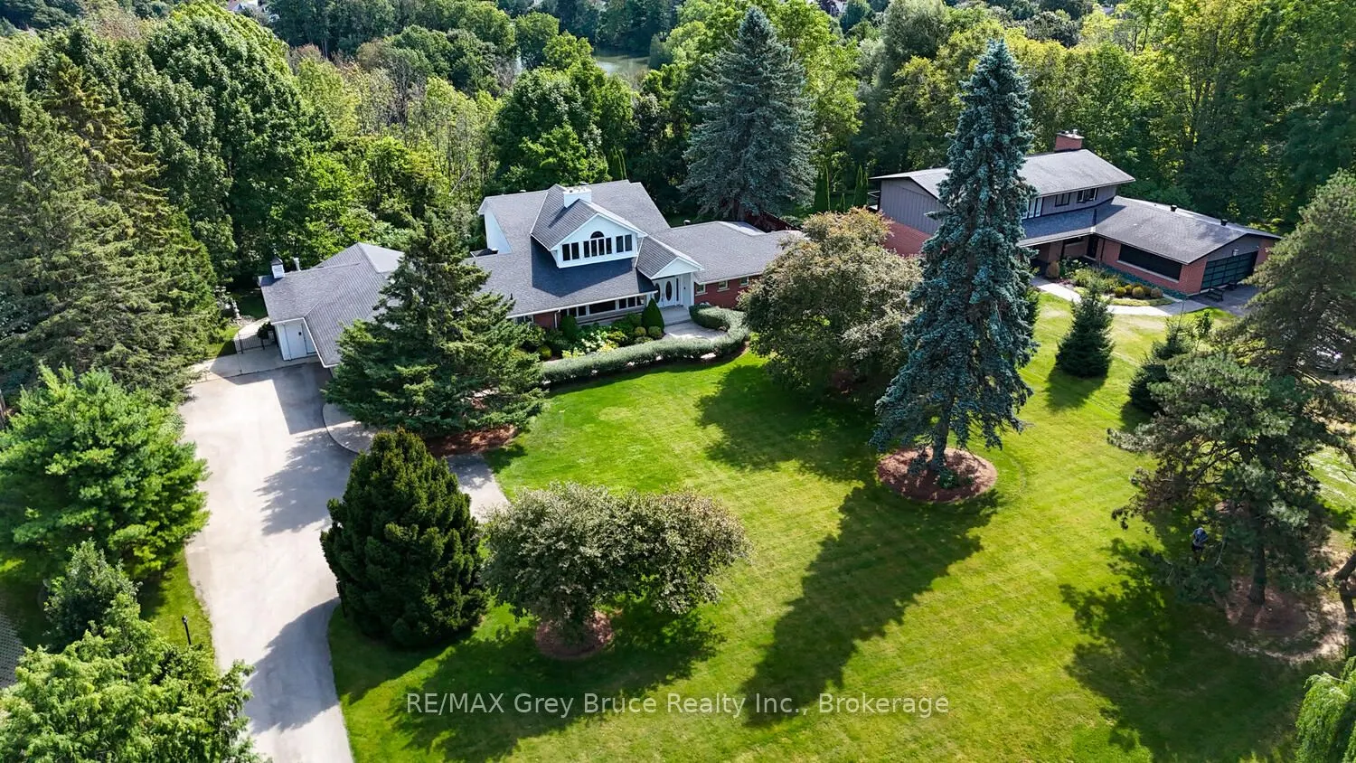525 4th Avenue W