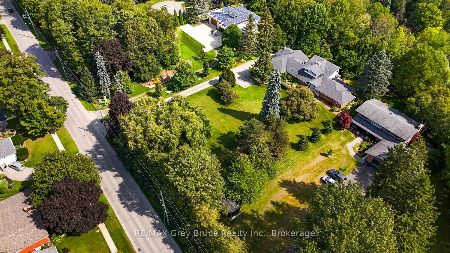 525 4th Avenue W