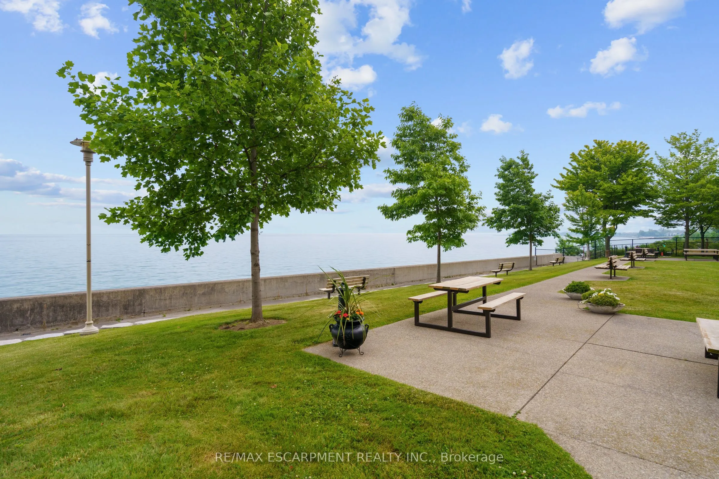 500 GREEN Road, #218