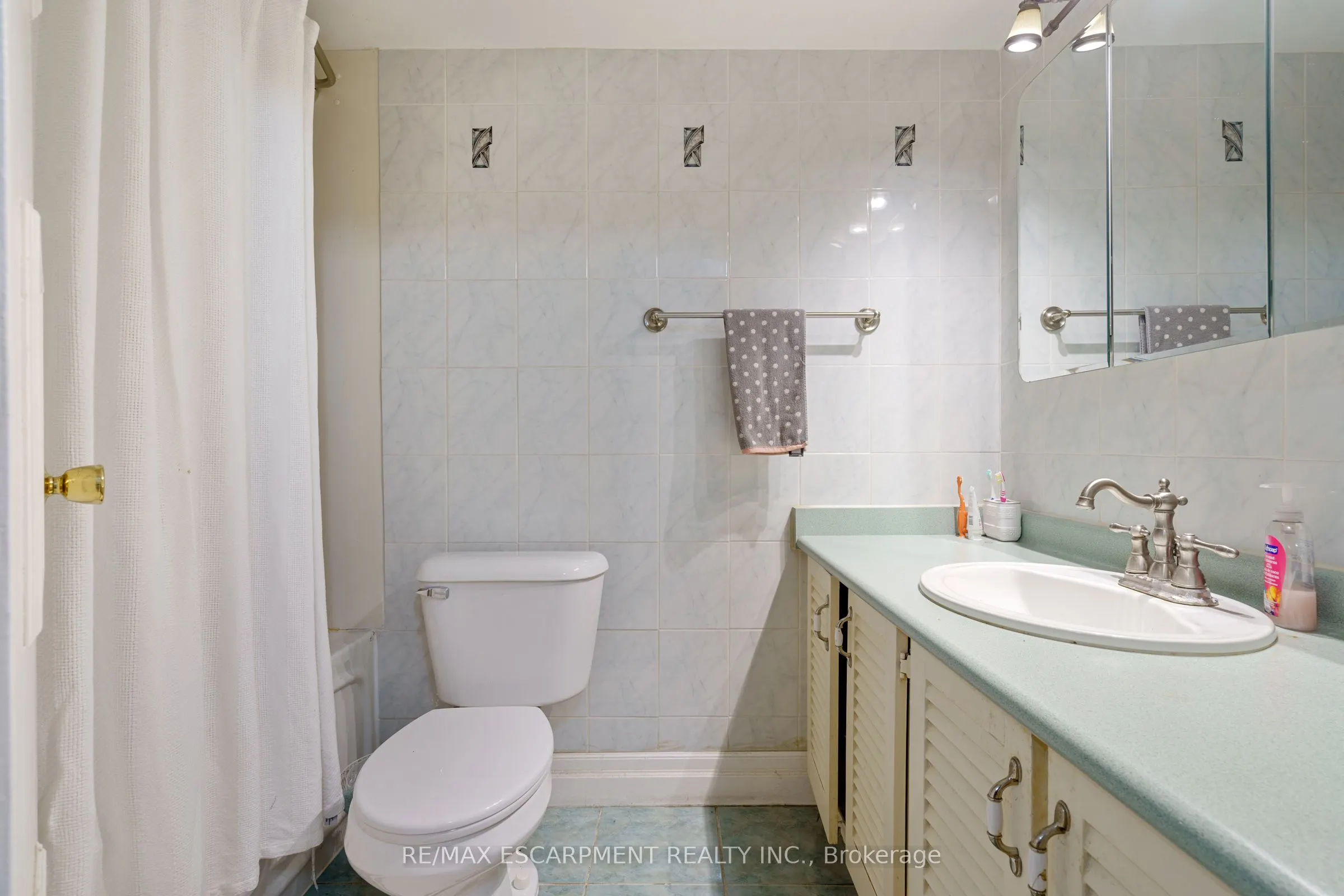 500 GREEN Road, #218