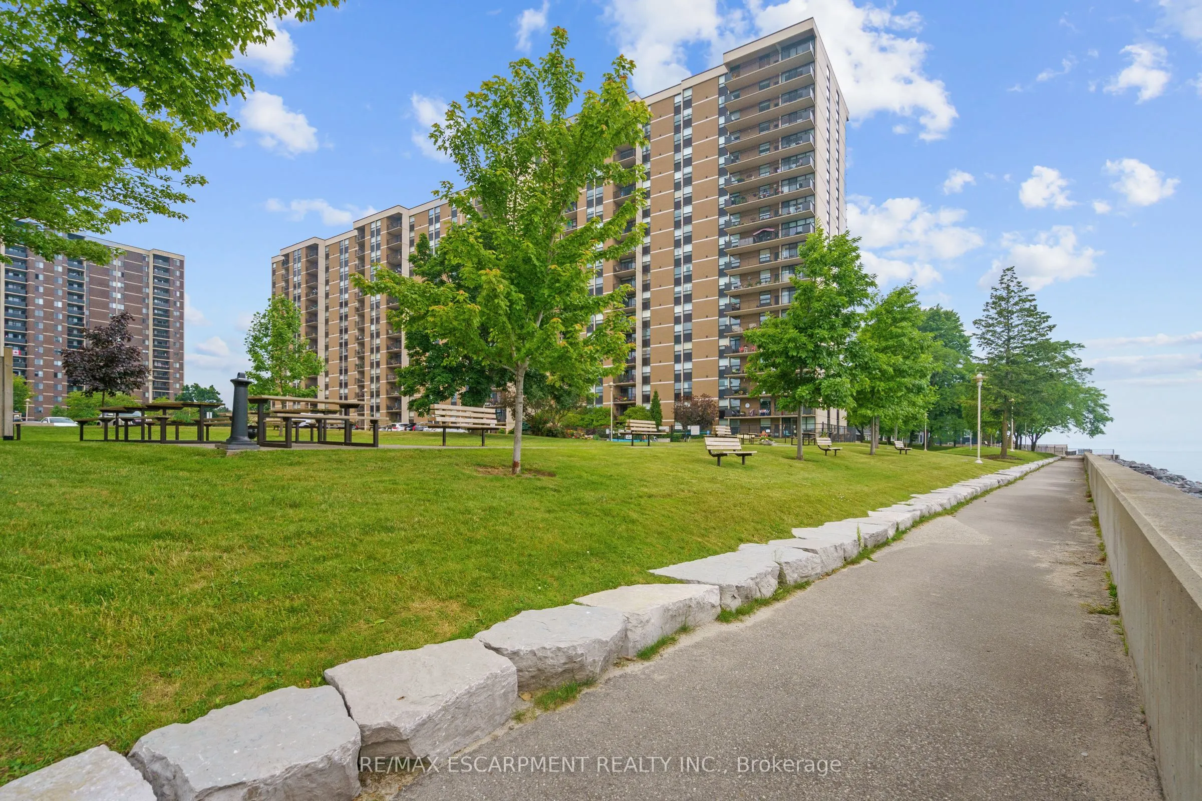 500 GREEN Road, #218