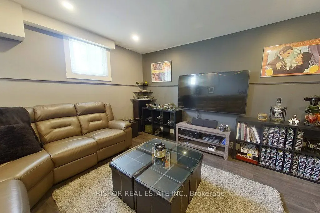 1176 Huntington Circle