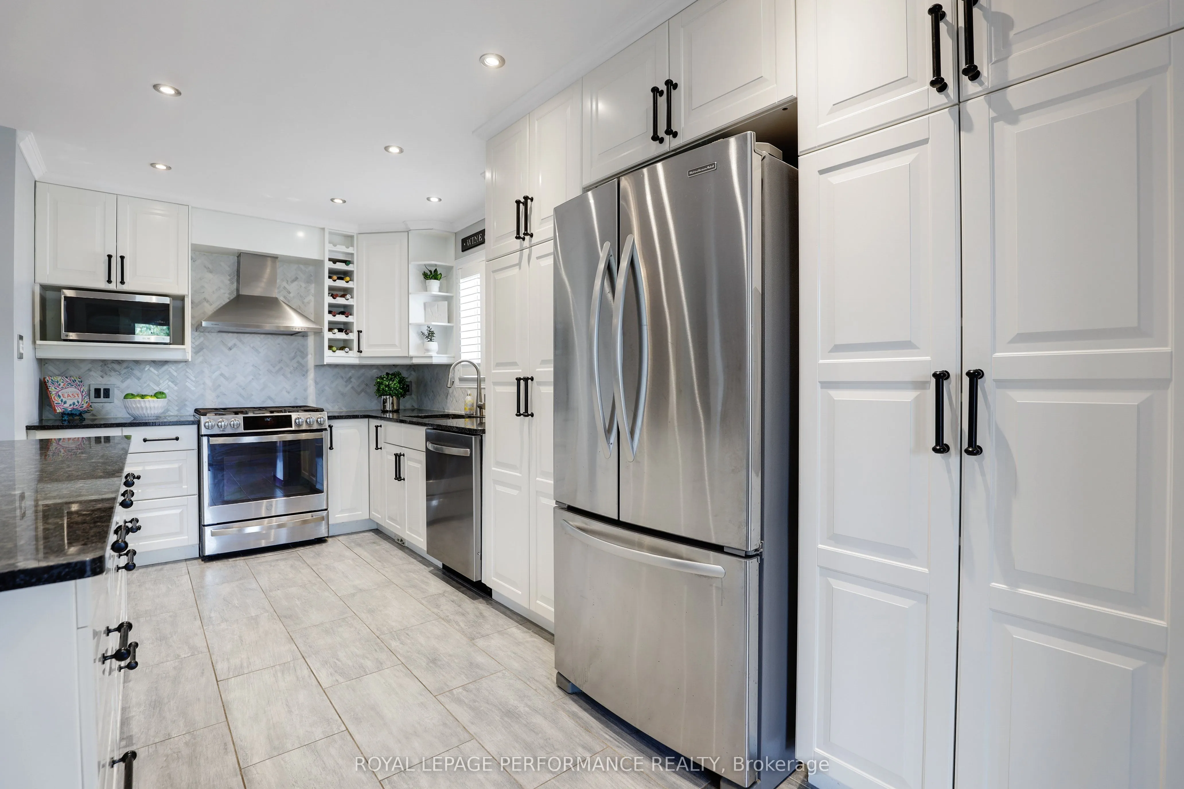 824 Covehead Crescent