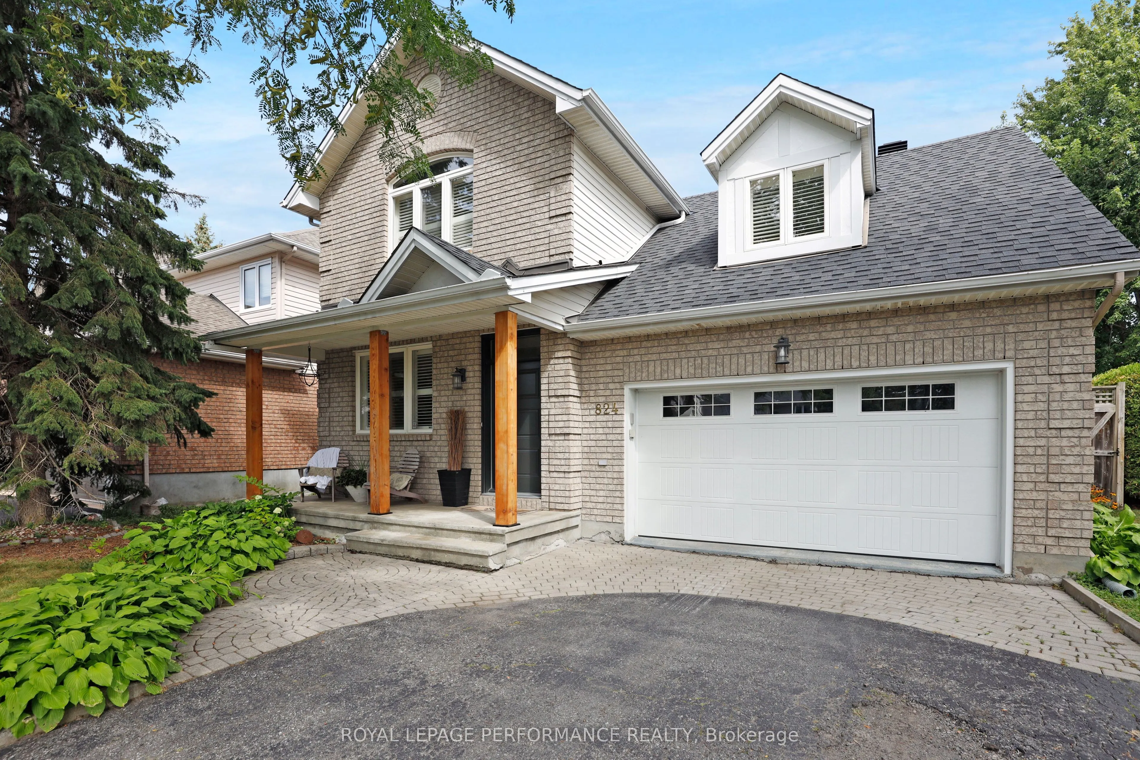 824 Covehead Crescent