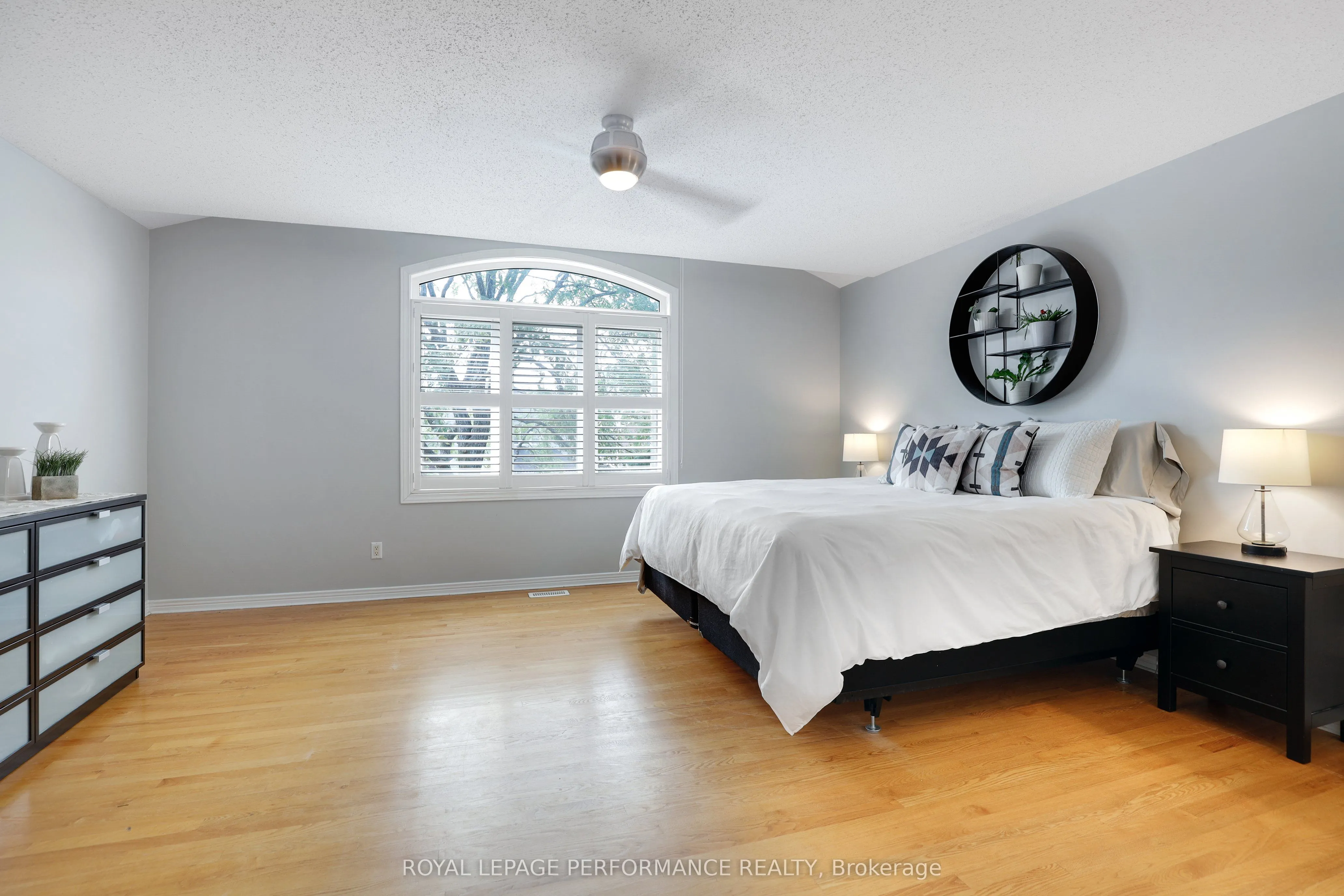 824 Covehead Crescent